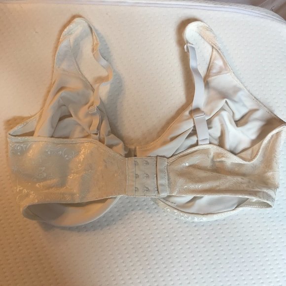 40DDD Unlined White Lace Bra - Picture 3 of 6